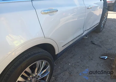 2017 Cadillac Xt5 Premium Luxury z USA, uszkodzony, nr VIN 1GYKNCRS1HZ135053